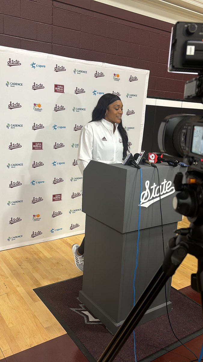 sdndannyp's tweet image. The return of the Queen Victoria Vivians as an assistant coach at Mississippi State.