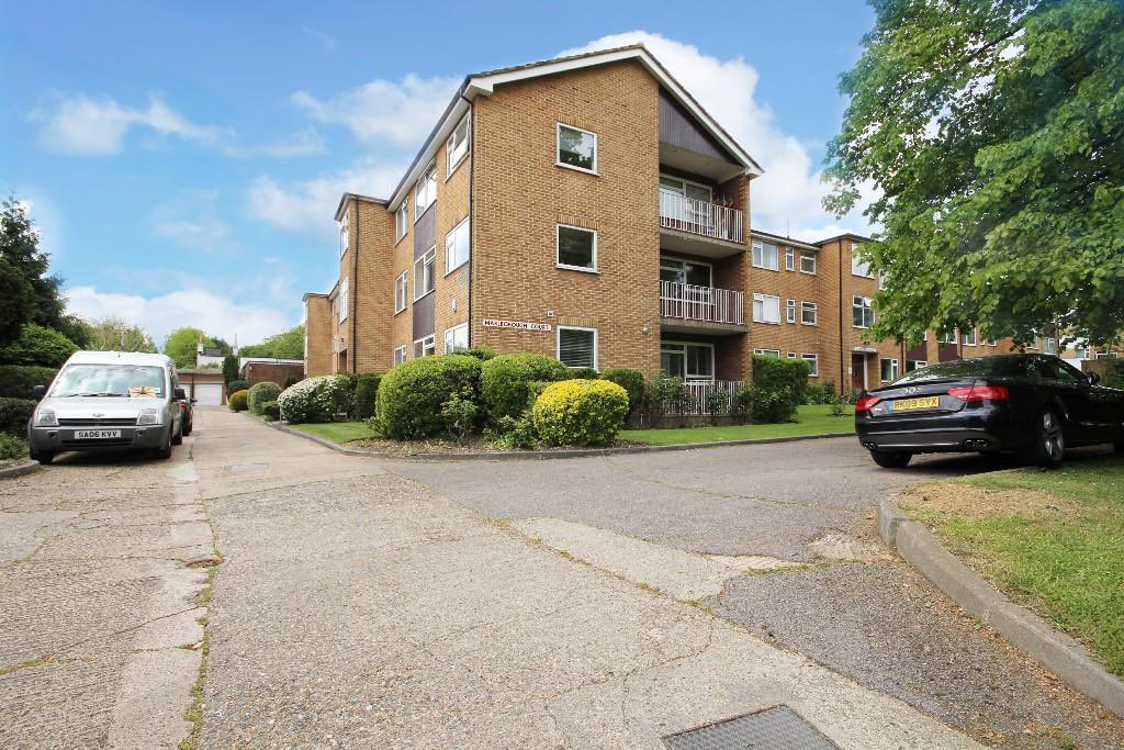 grange_homes's tweet photo. Marlborough Court in Village Road Bush Hill Park EN1 £395,000 two bedroom first floor flat with Share of Freehold @rightmove @Zoopla #selling #shareoffreehold #enfield https://t.co/F1waZO6KeR