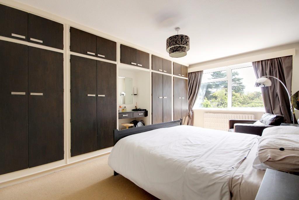 grange_homes's tweet photo. Marlborough Court in Village Road Bush Hill Park EN1 £395,000 two bedroom first floor flat with Share of Freehold @rightmove @Zoopla #selling #shareoffreehold #enfield https://t.co/F1waZO6KeR