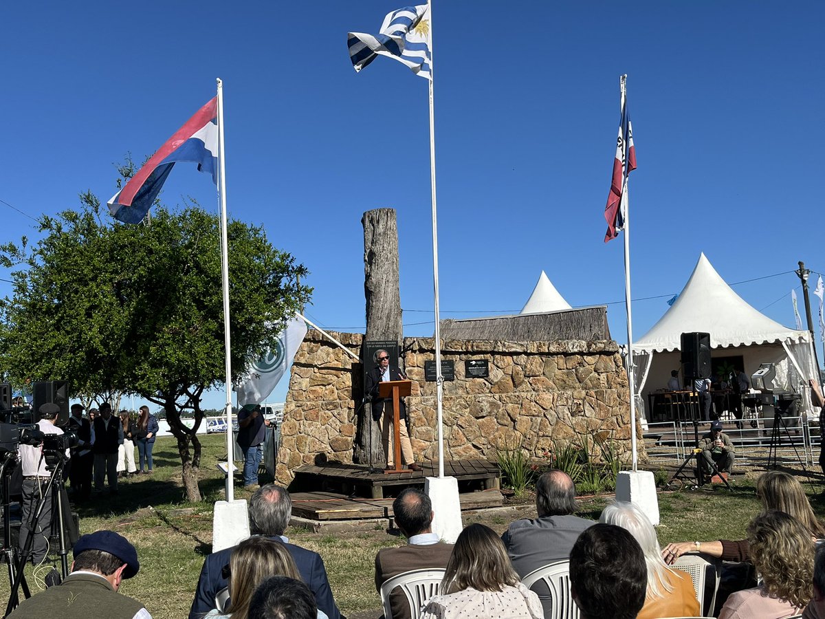 Ministro Mattos en inauguración de Expo Salto. 
<a href="/MGAPUruguay/">MGAP</a> <a href="/aguintha/">Agustin Inthamoussu</a>