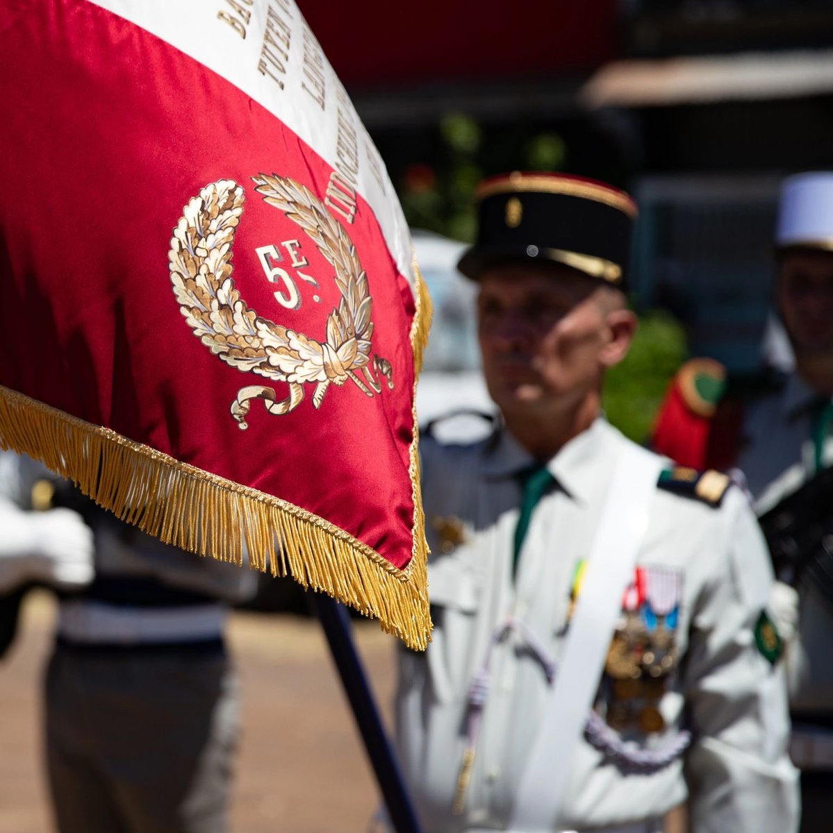 CEMAT_FR's tweet photo. Le 5e régiment étranger renaît à Mayotte!
L’@armeedeterre renforce sa présence dans ce département d’outre-mer.
Missions :
➡️ assurer la souveraineté au sein du dispositif des @FAZSOI_Officiel 
➡️ appuyer les services de l’Etat 🇫🇷

@LegionEtrangere https://t.co/XupkDmrFoX