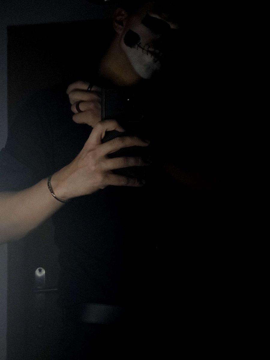 StrammerMaxVR's tweet photo. .                               NSFW / MDNI.
                          Hard Kinks, Soft Kinks.
                                 He/Him, Dom.
                                         Devil https://t.co/joNTFyHTGi