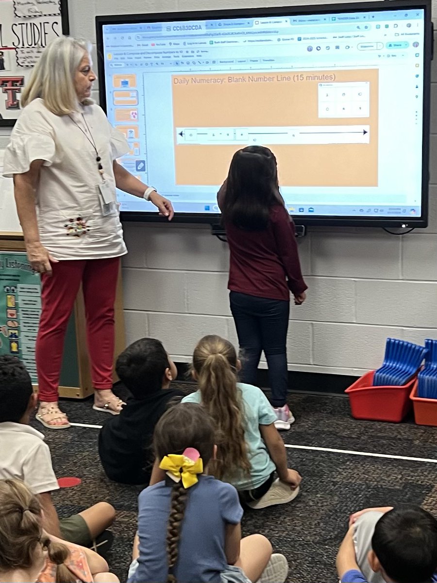 ElliottSha24549's tweet photo. Daily numeracy with a blank number line and exploring the number 9. Love manipulatives. #midlandisdmath https://t.co/sBka7dEYBt