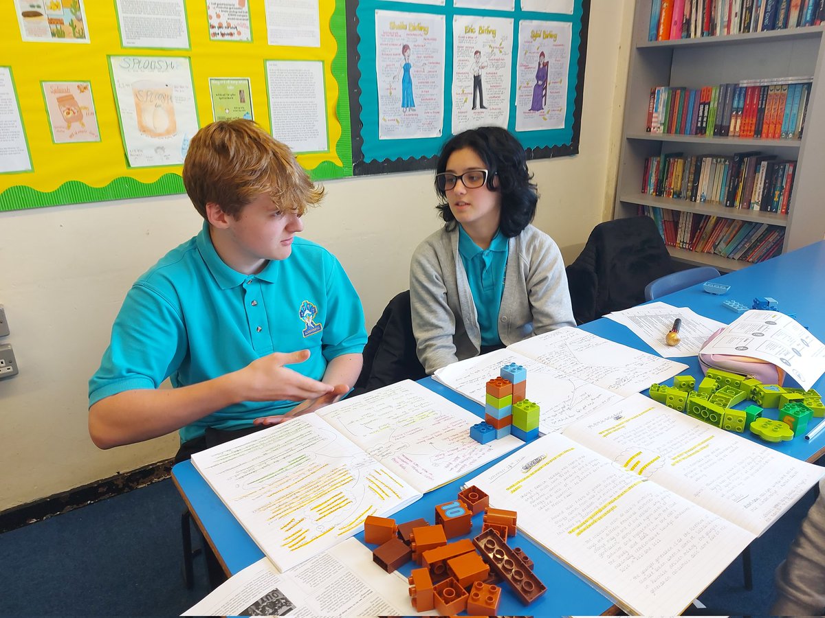 SaesnegLlan's tweet photo. Year 11 learners preparing for their GCSE group English Language group discussions with the use of #Voice21 discussion roles. Lots of careful listening and building on the points of others whilst creating a visual contribution lego wall. Gwaith gwych! 💪 @yggllangynwyd #Tîmllan https://t.co/N2x4JQalR5