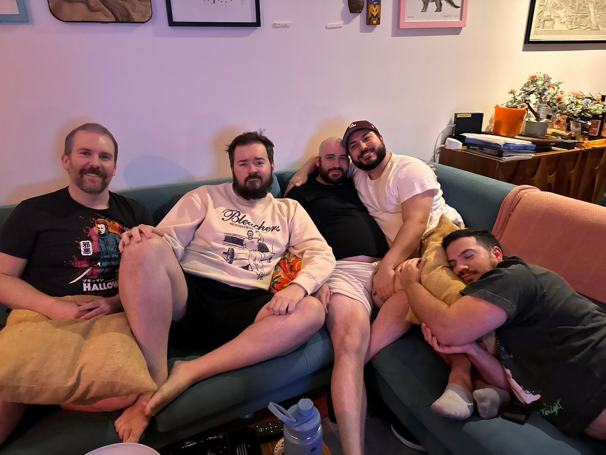4 homosexuals watch Halloween for the first time and this spooky season

(Ty is bi but we still let him hang out)