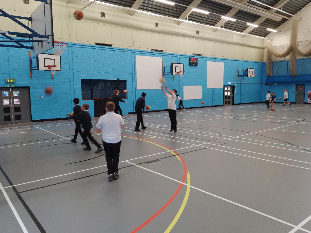 @thewavellschool Thursday's lunch time Year 7/8 Boys Basketball club. Great to see many new and regular faces!😊

- Year 9/10/11 Boys Basketball club is Tuesday lunch time.
- All Years Girls Basketball club is Wednesday lunch time. 

Trainers for the sports hall #basketball4all
