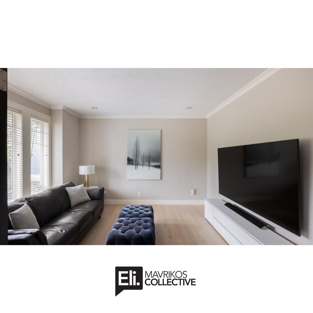 MavCollective's tweet photo. New Listing - 724 Bossi Place 

Stunning Cordova Bay Residence 

- 3800 sq/ft 
- 10,144 sq/ft West facing lot 
- 5 Bed + Den | 4 Bath 
- Built in 2007 
- Brand new Hardwood floors 
- Co-listed with Jason Binab of The Agency 

💵$2,400,000 

https://t.co/BxPKfoGbHB
(2 of 2) https://t.co/7GOiOZmgda