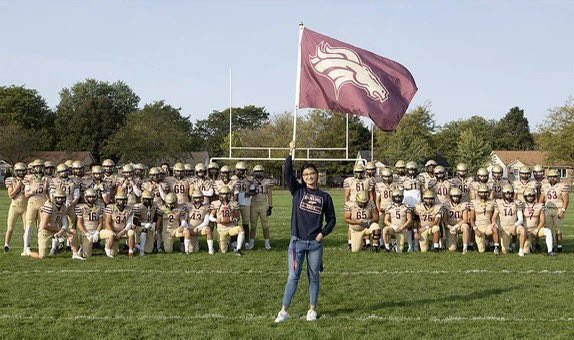 Big day @BantingBroncos <a href="/TVDSB/">Thames Valley DSB</a>!  Wins for the Senior Football and Junior Girl’s Basketball teams <a href="/BroncoAthletics/">Bronco Athletics</a>!  Always special to welcome @Mags_Swims26 for a visit too!!