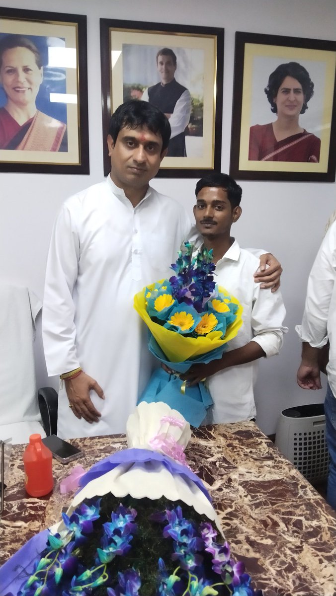 theabuzafar's tweet photo. @IYC के राष्ट्रीय अध���यक्ष के रूप में आज पदभार ग्रहण करने पर Uday Bhanu Chib सर से मिलकर मुबारकबाद पेश किया।
@Uday_Bhanu9 https://t.co/p86atY0w5W