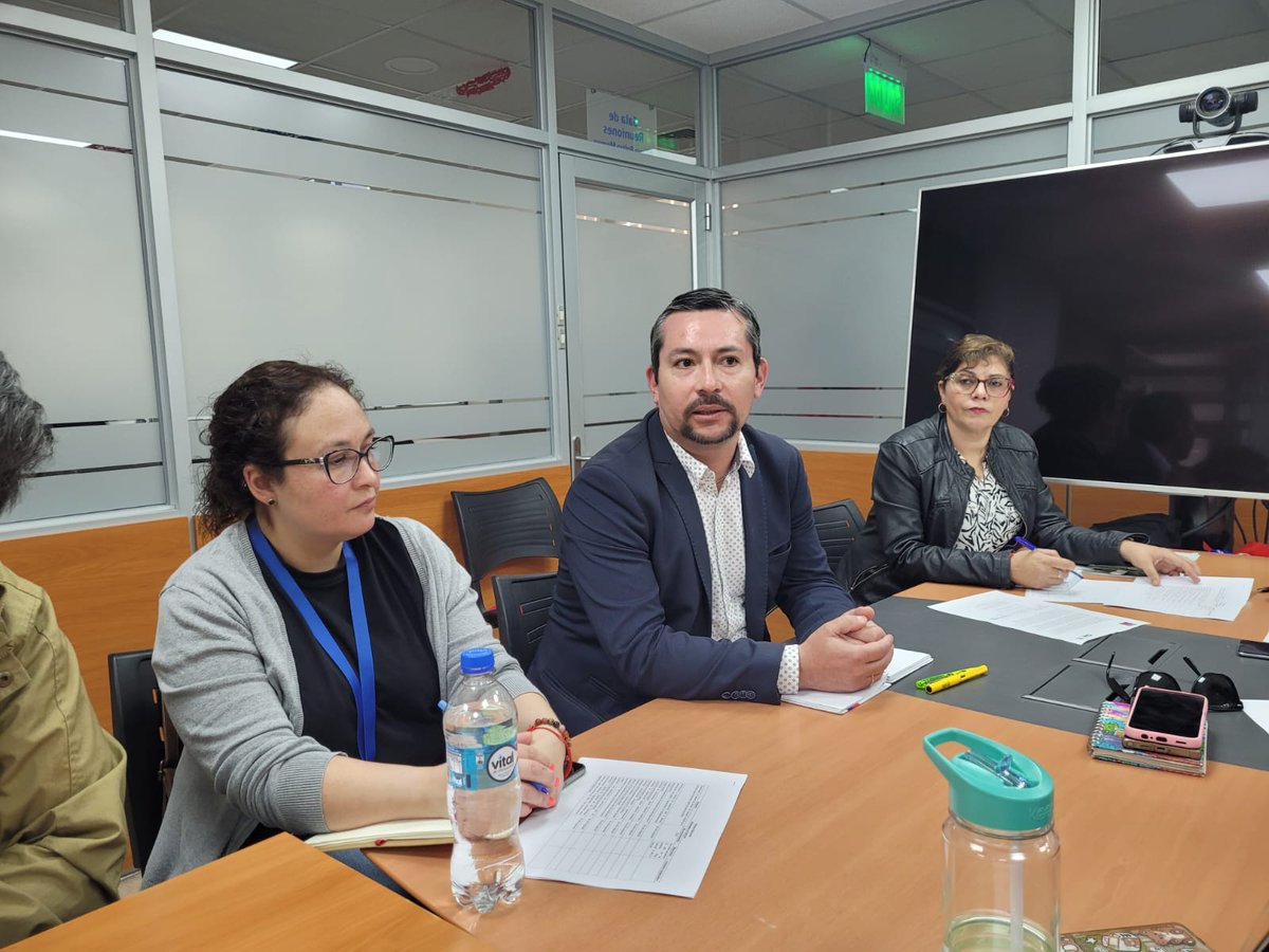 📢 Seremi <a href="/ccortesolivares/">Cris Cortés.</a> junto a <a href="/MinMujeryEG/">Ministerio de la Mujer y la Equidad de Género</a> #Atacama, participa en una nueva sesión de la Mesa de Erradicación del Trabajo Infantil, liderada por <a href="/MintrabAtacama/">Seremi de Trabajo y Previsión Social de Atacama</a>.
✅️Coordinar acciones futuras en que se visibilizará la labor de la instancia.