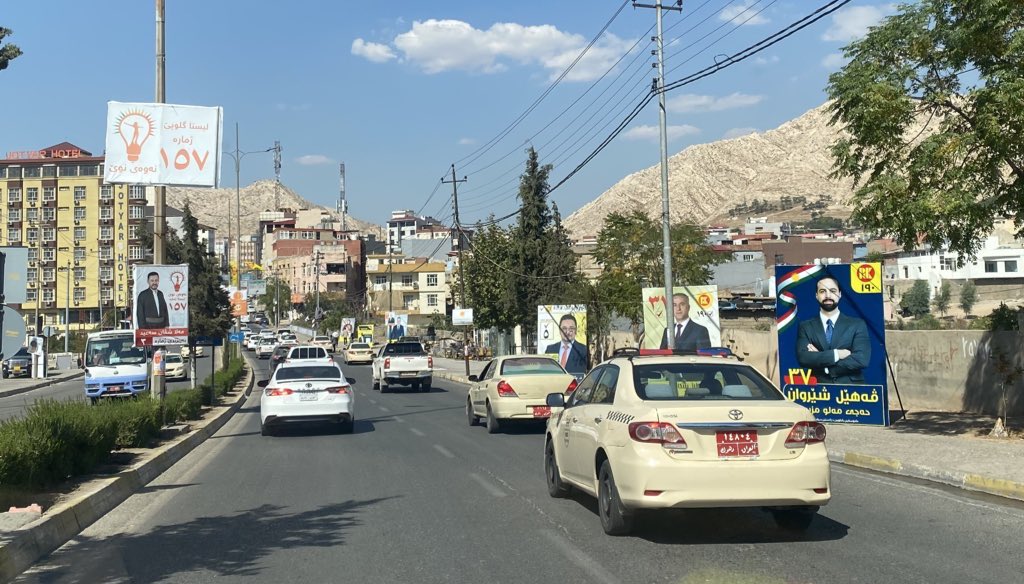 yasaricen35's tweet photo. Yollar,kaldırımlar,orta refüjler,köprüler irili ufaklı #posterler ile dolu Irak Bölgesel Kürt Yönetimi’nde…
Ve kimseler yırtmıyor,düşürmüyor,dokunmuyor adayların posterlerine…
Ülke olarak unuttuğumuz #SAYGI kavramı bu vesileyle anımsayalım istedim…
#IKBY #Duhok #Erbil #Zaho https://t.co/dfcvGNiVfD