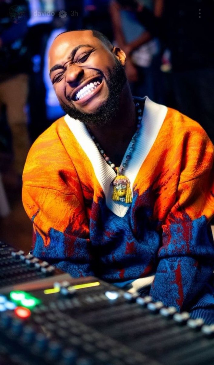 icekriss293's tweet photo. @wizkidayo There's a pure difference between persin wey finish school and persin wey drop out oooo, nah em you don dey portray so just saying oooo, oya the dogs start barking 😂🤣 https://t.co/gwWbvKP4AF