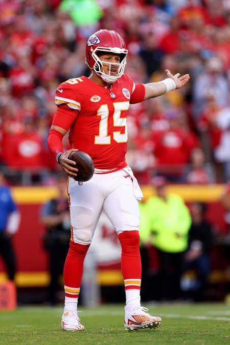 skyplusappmx's tweet image. ATENCIÓN 🚨 

SI PATRICK MAHOMES HACE 3 PASES DE TOUCHDOWN EL LUNES EN EL #MNF #NFL 

#ChiefsKingdom VS #Saints #NFL2024 

REGALAREMOS ESTA PANTALLA SAMSUNG UHD DE 70 PULGADAS + UN FIRE TV STICK 4K 🎁🎁

ÚNICOS REQUISITOS PARA PARTICIPAR: 

DAR LIKE ❤️
DAR RT 🔁
Y SEGUIRNOS