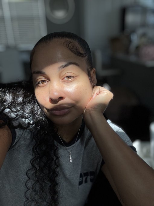 Watch realkalibabbyy's leaked NSFW photo on TwXstars