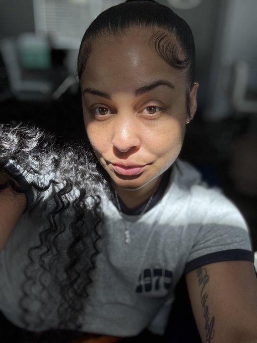 Watch realkalibabbyy's leaked NSFW photo on TwXstars