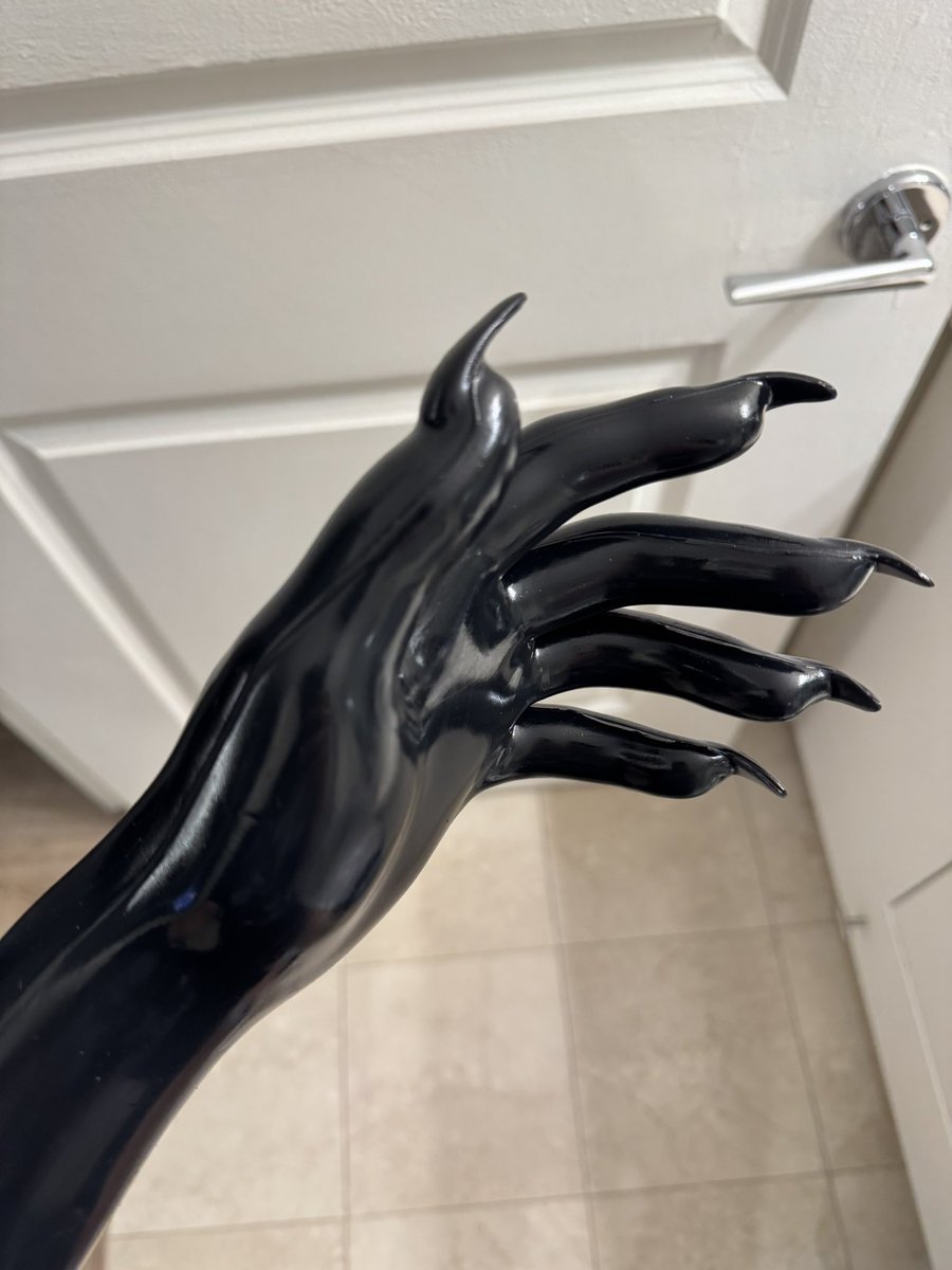 latex_iris's tweet photo. Fuck me these are horny 💦💦💦 https://t.co/BioKAiat8W