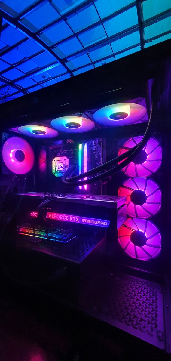 kZy~ (@kzyjl) on Twitter photo Dieses Wochenende nostalgiefeeling auf der Northcon. Vielen Dank an <a href="/CORSAIRDE/">CORSAIR Deutschland</a> & <a href="/systemtreff/">Systemtreff_de</a> für den geilen Hardware Support. 🔥🔥🔥
Noch geiler als zu Hause. Verlustanzeige ist raus.. der kommt mit nach Haus! 😜 Dieses Wochenende nostalgiefeeling auf der Northcon. Vielen Dank an <a href="/CORSAIRDE/">CORSAIR Deutschland</a> & <a href="/systemtreff/">Systemtreff_de</a> für den geilen Hardware Support. 🔥🔥🔥
Noch geiler als zu Hause. Verlustanzeige ist raus.. der kommt mit nach Haus! 😜
