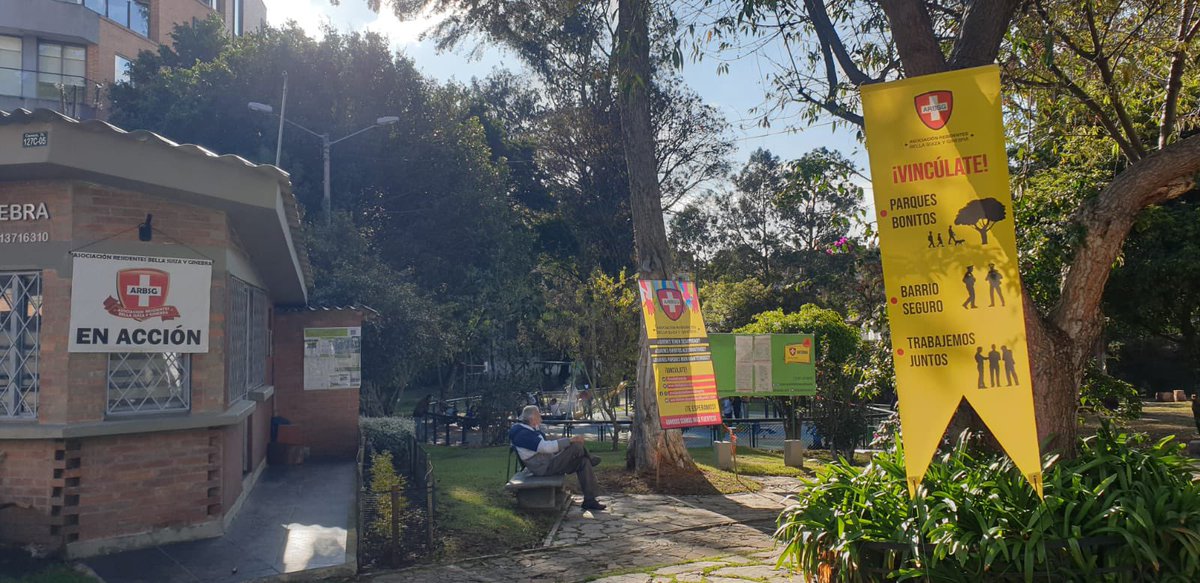 El martes nos reunimos con <a href="/alcaldiausaquen/">Alcaldía de Usaquén</a> <a href="/SeguridadBOG/">Secretaría de Seguridad BOG</a> <a href="/PoliciaBogota/">Policía Metropolitana de Bogotá</a> <a href="/MichaelSegCD/">Michael González CD</a> Se expresaron preocupaciones de seguridad, movilidad y convivencia. Logramos acuerdos de articulación interinstitucional ¡Contamos con ustedes para hacer seguimiento! Juntos somos más fuertes.