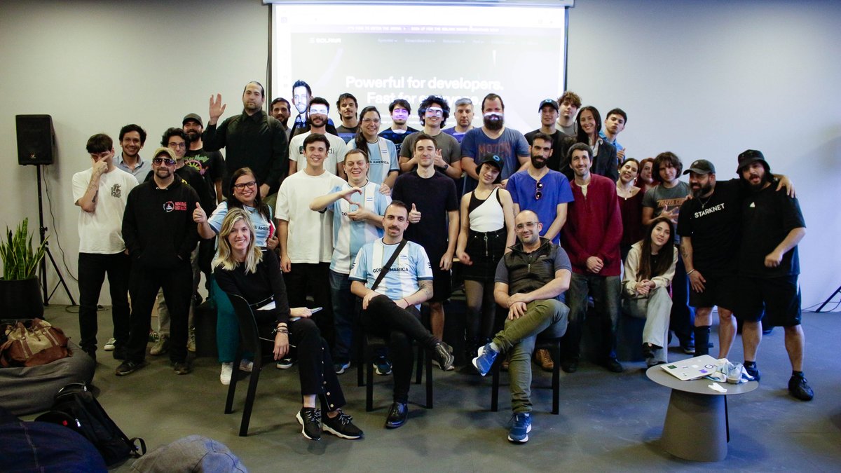HannaSchiuma's tweet photo. Ayer tuvimos la final prep para la #CopaSol, nuestra competencia de startups, en casa 🫶 @crecimientoar  Pitchearon 16 equipos, muy buenos proyectos! Vamos Argentina 🇦🇷🇦🇷🇦🇷🏆🏆🏆 A mostrar el talento builder local en la Copa América y en Radar, el hackathon global de @solana https://t.co/Pkks8o2Qq2