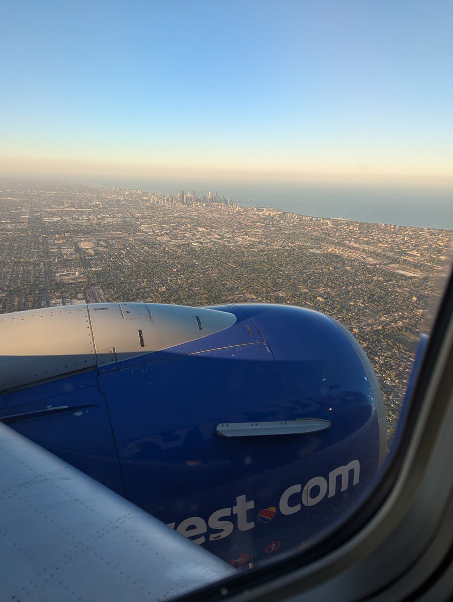 StephieMaps's tweet photo. Lovely flight over Chicago courtesy of @SouthwestAir https://t.co/eO3ylB6SCo