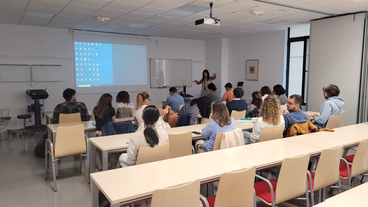 Compartiendo hoy en <a href="/HUnivValdecilla/">Hospital Universitario Marqués de Valdecilla</a>  jornada formativa con especialistas #MedicinaFamilia sobre abordaje del #hombrodoloroso en #AtenciónPrimaria Trabajando por la #Continuidadasistencial con <a href="/MaicamarMo/">Carmen Martin</a> <a href="/txarlyz/">carlos zubizarreta</a> #JuanCasar #DanielBouzas y #SheilaQuintana