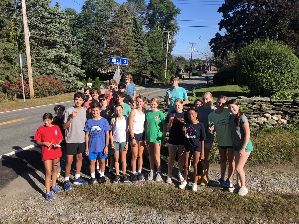PortsmouthHS_RI's tweet photo. Shout out to the Zell family for passing out freeze pops to our 1sr place 🥇 PHS XC team after their run this afternoon! #Redisthebest #PatriotPride🇺🇸 https://t.co/kccfOL6P5l