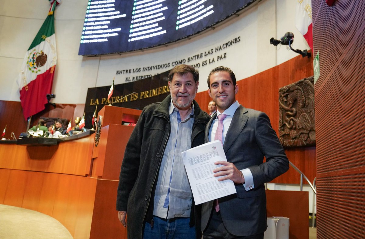 GinoSeguraV's tweet photo. #ProyectoPresentado ✅ Amigas y amigos: quiero compartirles que hoy presenté dos iniciativas importantísimas en el Senado. Ambas buscan fortalecer nuestro Capital Natural 🌳 y aquí te cuento cómo.

1️⃣ El primer proyecto convoca a todos los gobiernos a impulsar con mayor fortaleza las acciones de arborización en zonas urbanas

2️⃣ El segundo proyecto convoca a cumplir con los acuerdos de restauración de ecosistemas contemplados en el Marco Mundial Kunming-Montreal

Estos proyectos son parte de la construcción de un futuro más sostenible para México y Quintana Roo, así como de nuestro proyecto #SembrandoFuturo 🌳

¡Vamos #ALaSegura!⚡️