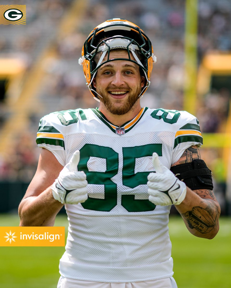 packers's tweet photo. Smile, it’s finally Friday!

#MonthOfSmiles | @Invisalign https://t.co/VniKofQrCn