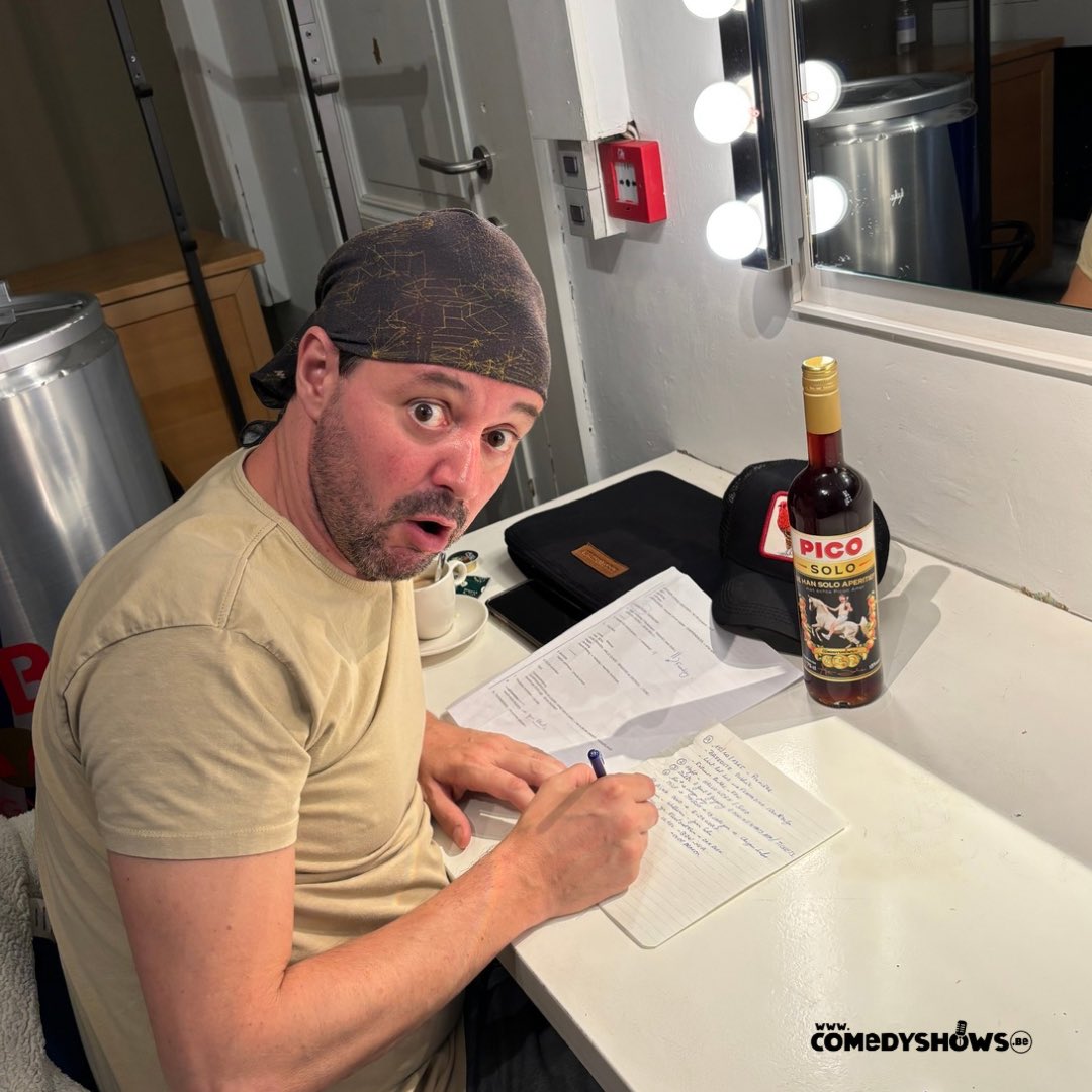 Première night, live &amp; sold out in den Antwerp! Vanaf NU op tournee door Vlaanderen: “15 jaar Han Solo”, het comedy genie, voorzien van eigen picon vin blanc 🤟🏻🤟🏻
