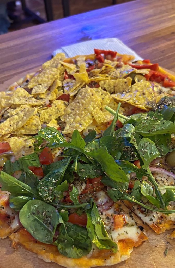 patty_villalbar's tweet photo. Amigos necesito que nos ayuden con un RT por favor❤️
Tenemos muchas ganas de trabajar; y como saben con Parrilla de las Pizzas ofrecemos las pizzas más ricas del país👩🏻‍🍳
100% caseras🍕
Servicio de Catering p/todo tipo de eventos
Vos llámanos, nosotros hacemos el resto
0981122482😎 https://t.co/OsE9UQDRIp