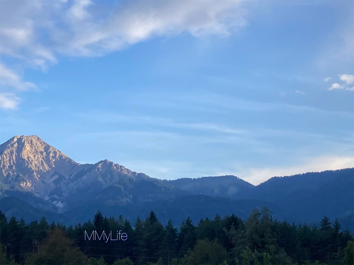 ManuelaMravlak's tweet photo. Mountain stories…🤍

#NaturePhotography #Austria 🇦🇹
#Finkenstein #FaakerSee #Carinthia 🫶
@ThePhotoHour @StormHour ⛰️ 
#MountainLover #ThursdayBlue 💙 https://t.co/r4o4IkV1jR