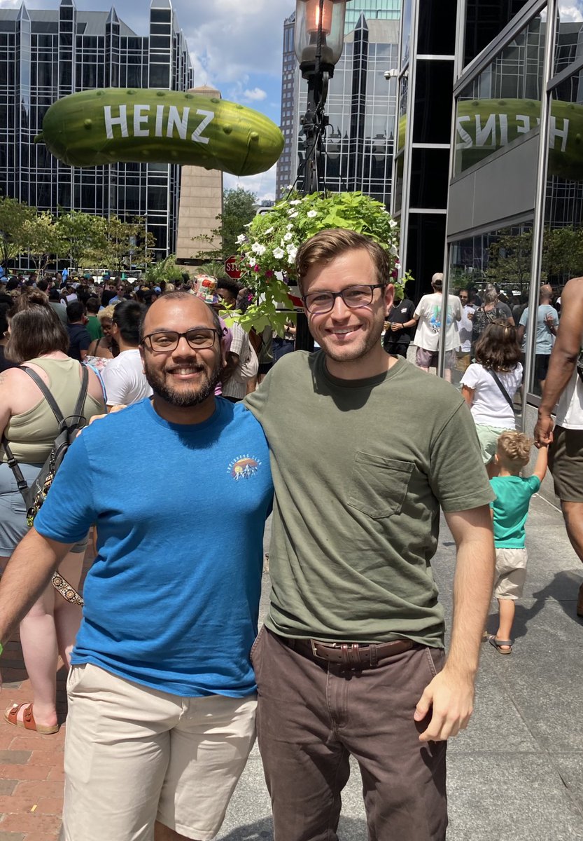 wvuradres's tweet photo. R1 Spotlight time! 💡

Let’s meet our second R1, Tom Fakadej

Hometown: Clayton, NC
Undergrad: UNC Chapel Hill
Med School: WVU School of Medicine

Hobbies? Jogging, listening to audiobooks 🏃🏽🎧📚

Everyone give a warm welcome to Tom! https://t.co/gKsvZox48t