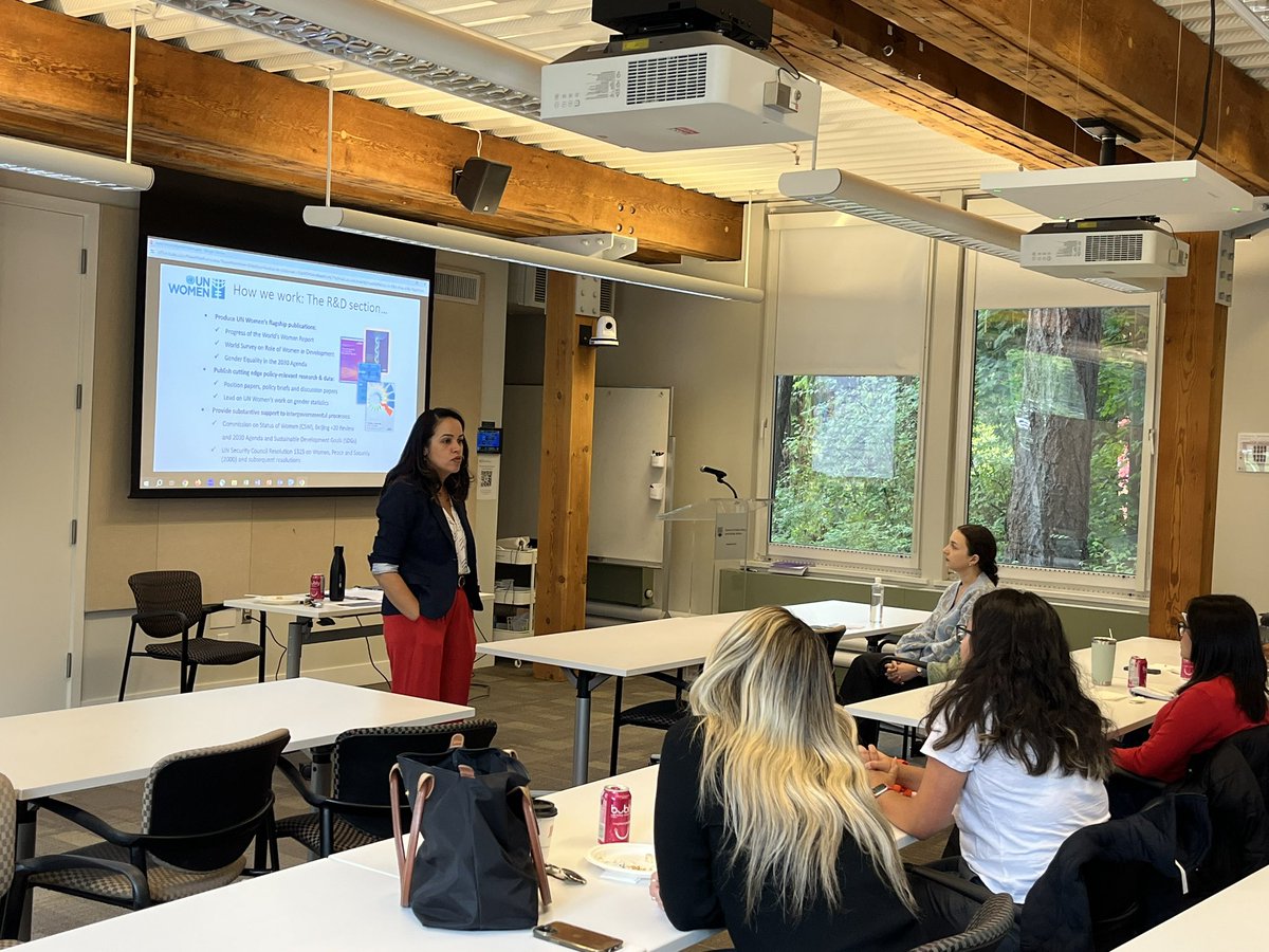 SPPGA Policy Practitioner Ginette Ancona speaking to <a href="/ubcSPPGA/">UBC SPPGA</a> students about her work in sustainable development, gender equality and data with <a href="/UN_Women/">UN Women</a> #mppga