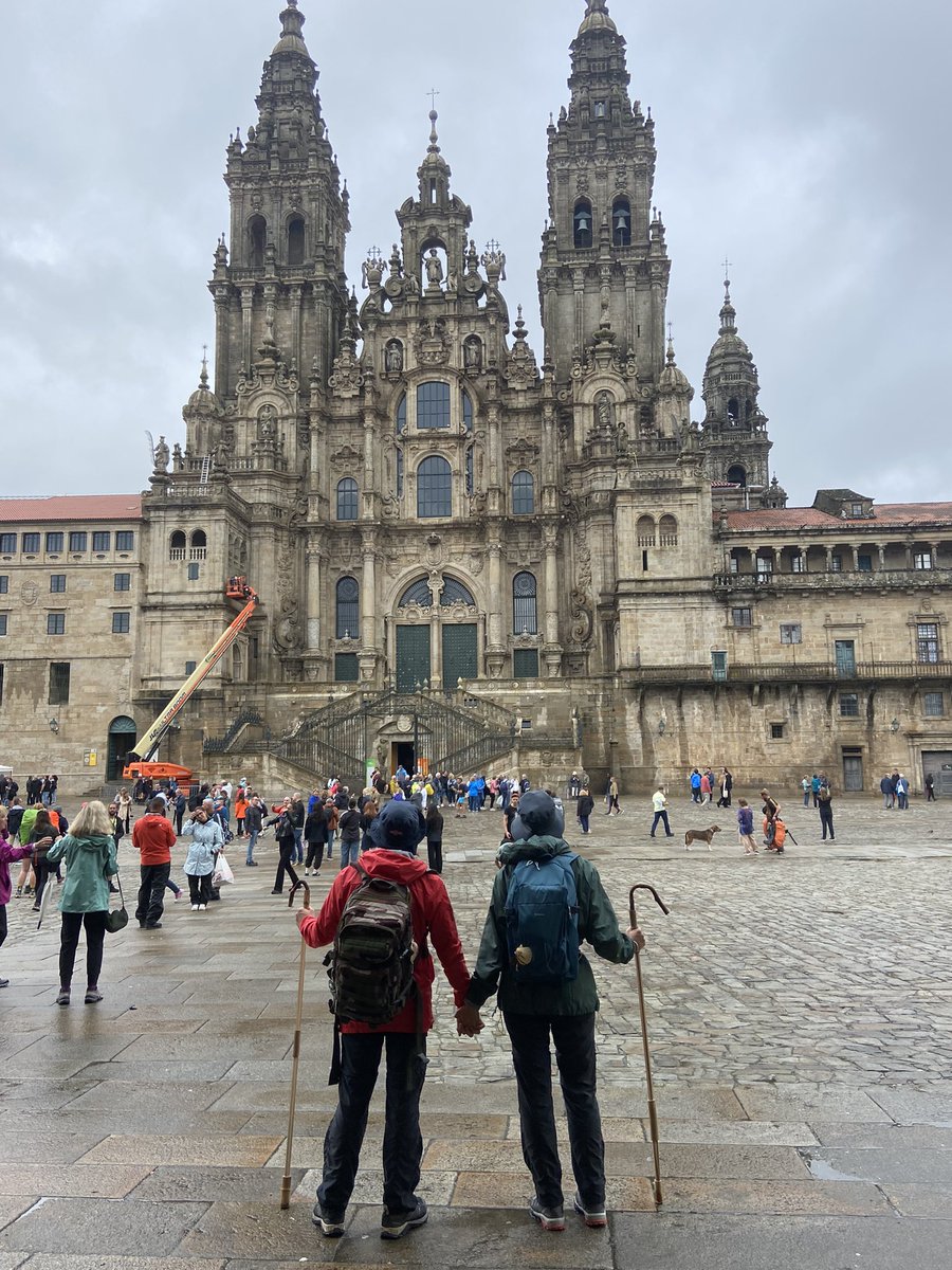 magsanchez_27's tweet photo. Se debe elegir bien con quien vas a hacer el camino porque condiciona tu experiencia, pero yo no solo lo elegí para el Camino de Santiago sino también para el camino de la vida. Y no pude elegir mejor. Te quiero mucho mi xulo, gracias al “Camino de Santiago” por unirnos más 🩵🦆 https://t.co/3oi3YKkHSq