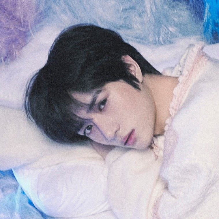 gyuieu's tweet photo. hear me out https://t.co/gbuCJxqrPp