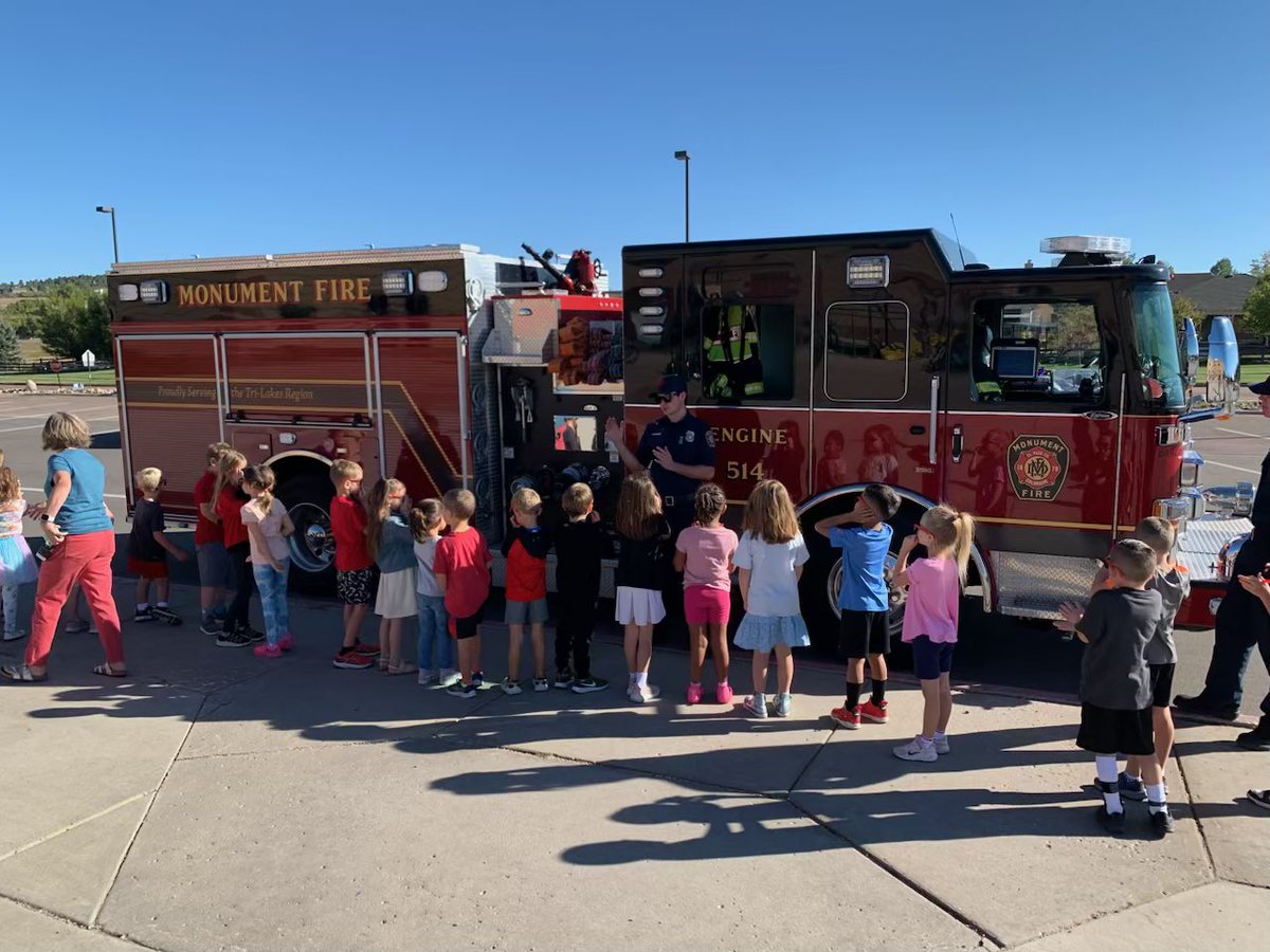 MonumentFire tweet media