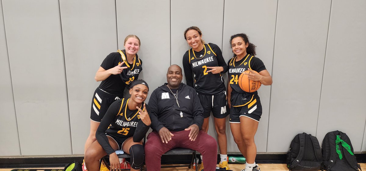 Anthony Houston tweet media