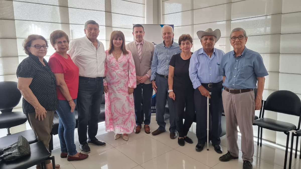 IESS_Manabi's tweet photo. #IESSteInforma | Trabajamos en beneficio de nuestros jubilados. @angelgm67, director del @IESS_Manabi, mantuvo una mesa técnica con la Federación Provincial de Jubilados, Adultos Mayores y Pensionistas del IESS Manabí para fortalecer los servicios de salud. 🏥 https://t.co/cMxWLKXWxG