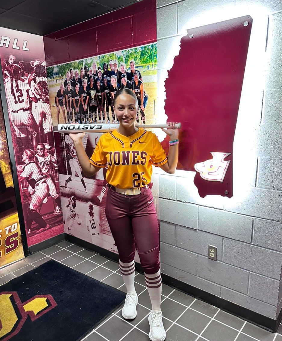 I am so blessed and excited to announce my commitment to Jones College. I would first like to thank God, my family, my friends, teammates, and every coach who has made this opportunity possible for me. I can’t wait to see what the future holds. Go Bobcats❤️💛