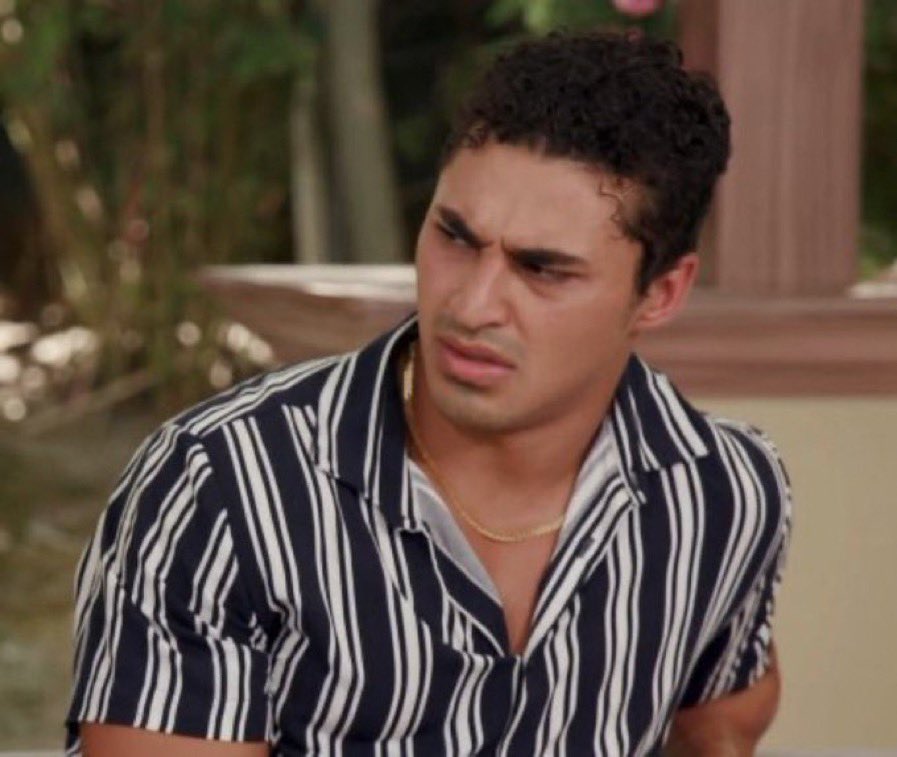 BB_Reax's tweet photo. wtf reaction pics continued #bb26 #bb24 #bb20 #cbb2 https://t.co/OKFJwzJImh
