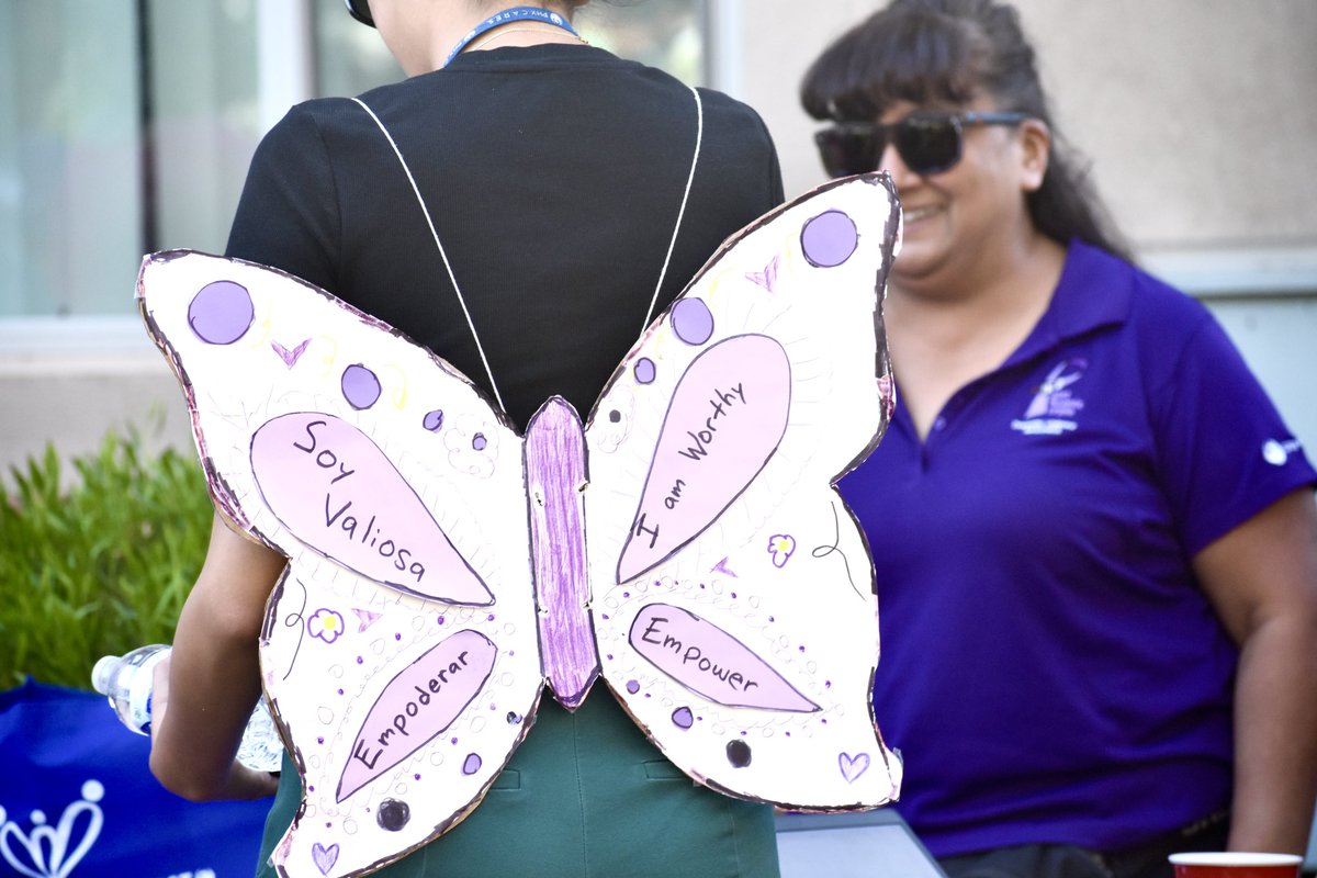 PHXHousing's tweet photo. Wearing her message beautifully 💜🦋 and we love it!  It’s in our hands to shape a future of empowered women and girls. #DVAM2024 

#PaintPhoenixPurple @phxhumanservice @PHXInitiatives #Iamworthy #soyvaliosa https://t.co/bzhkr99qjo