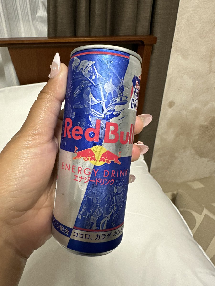 Good morning from Tokyo!! Gonna pop open this Red Bull! What an epic design of Valorant and the Rhombus 🙌🏽