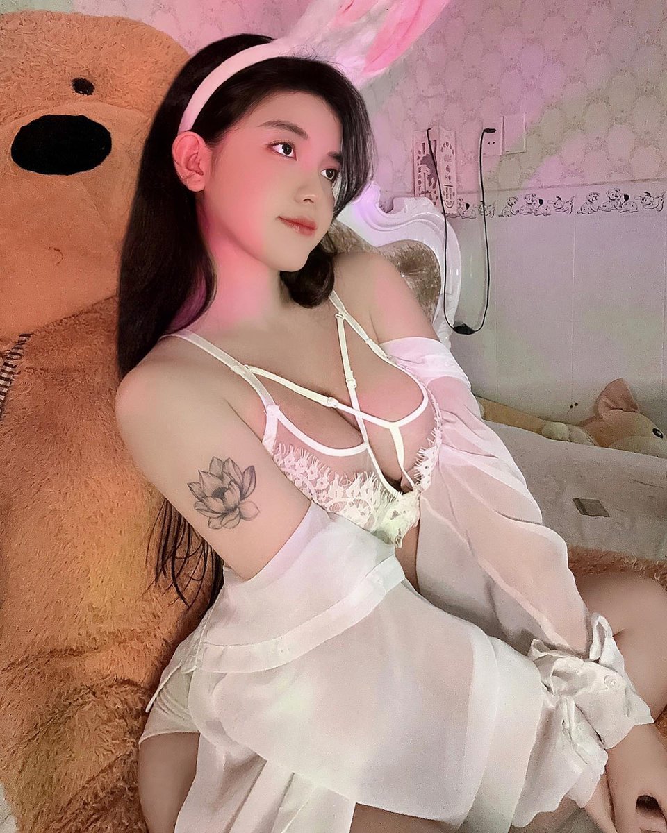 ZyRy_2k's tweet photo. em đang cảm cân vì em muốn om hon anh =)) https://t.co/y1OkUcZvF9