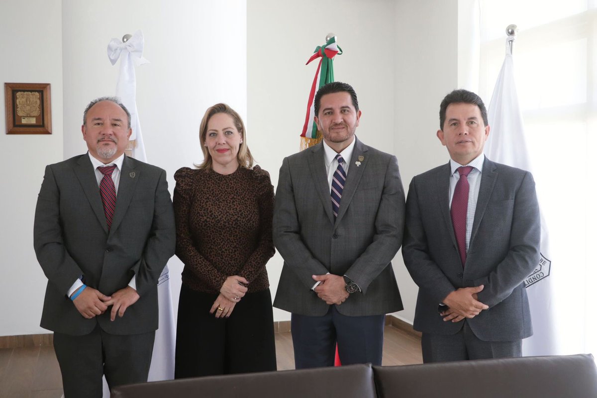 🤝En reunión con el Alcalde de Fresnillo, <a href="/javotorresmx/">Javier Torres Rodriguez</a>, el Magistrado <a href="/JuezCarlosV/">Carlos Villegas</a>, Presidente del <a href="/TribunalZac/">Poder Judicial Zac</a> sostuvo que el Poder Judicial es un aliado de Fresnillo.

#MásDetalles 👇
apps.pjzac.gob.mx//Administracio…