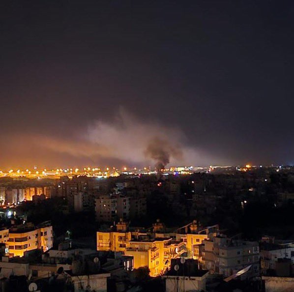 swilkinsonbc's tweet photo. Less than 10 minutes after evacuation orders, the israelis launch massive air strikes on Burj al-Barajneh, in the south suburb of Beirut in Lebanon https://t.co/VG4TDGg7Qi