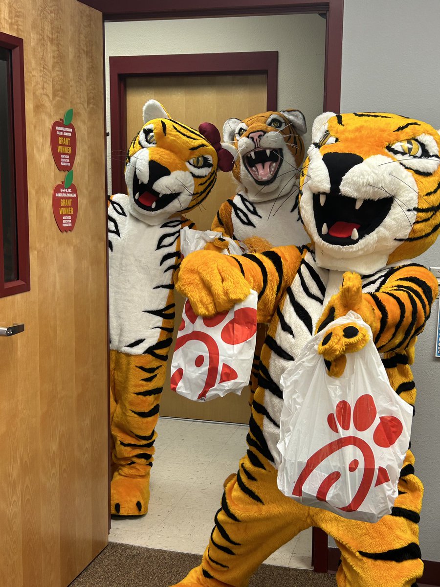 Dolph Briscoe Middle tweet media