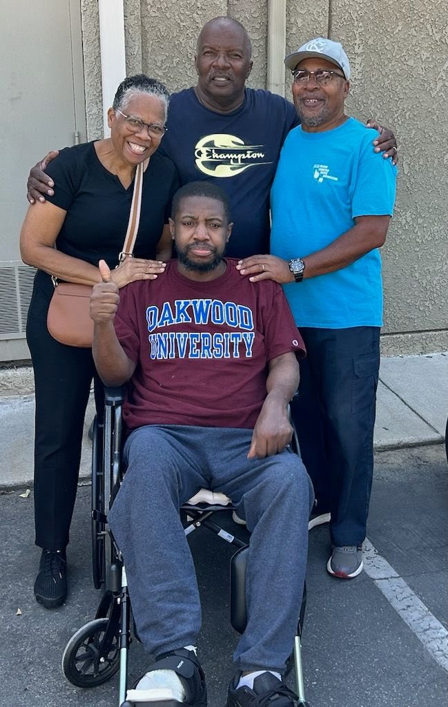 PastorDonovan's tweet photo. This summer I almost lost my life due to strokes following major surgery. I didn't wake up for a week. But God had another plan. God kept me. I'm grateful to still be the father of Taryn and Tegan, the husband of Tahirah and the pastor of Kansas Avenue. https://t.co/6OrHq1L13x