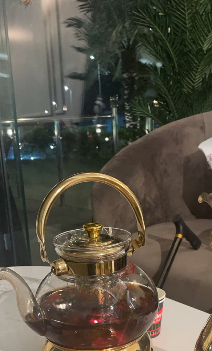 _2_2N's tweet image. ما أروع قطعة السكر حين أعطت كل ما لديها للشاي فـ أصبح المدح للشاي لا للسكر♥️