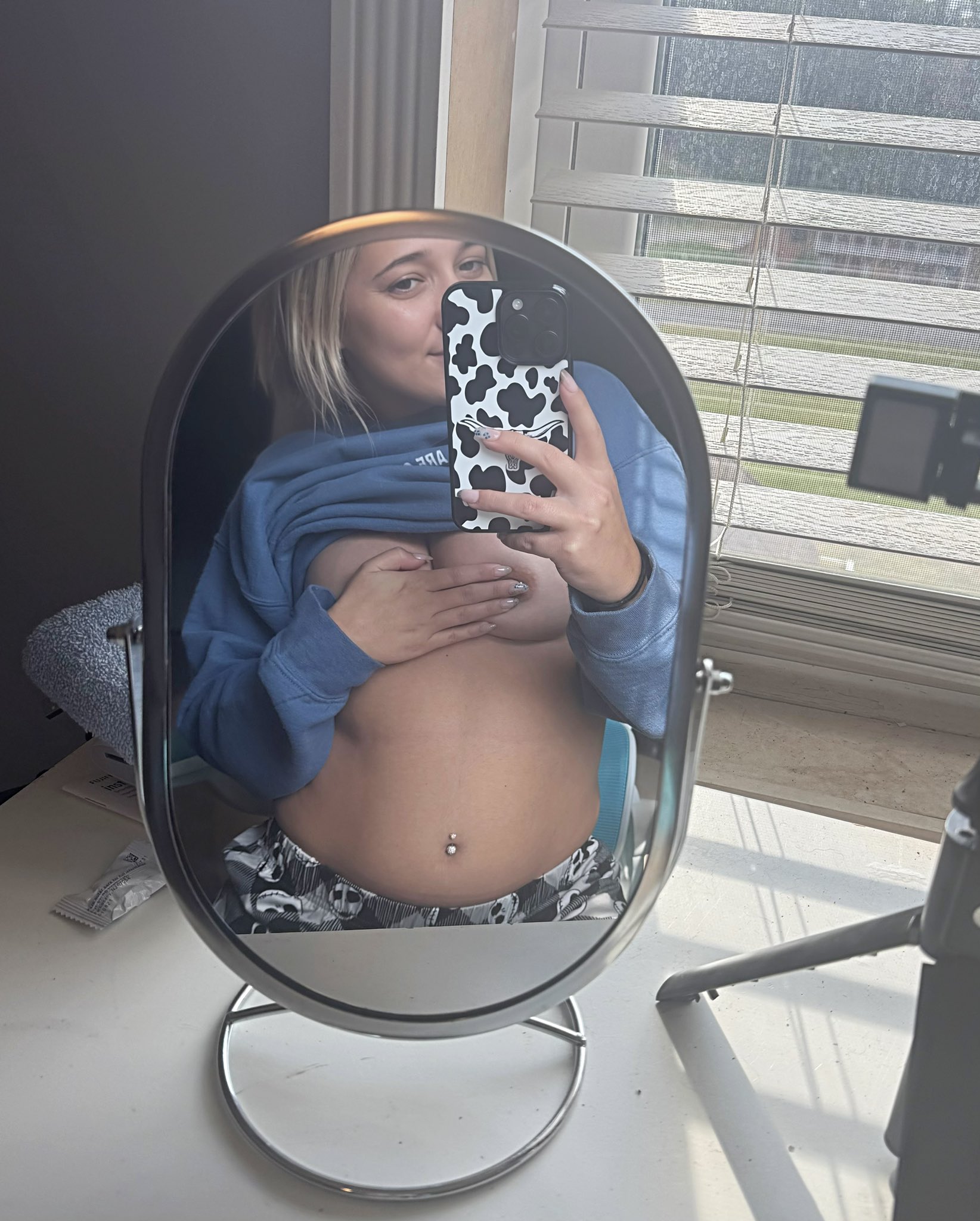 Oops.. a little nip slip 🤭 https://t.co/LoHefn6kez