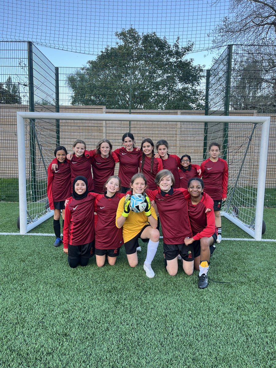 Congratulations to our <a href="/QPCS/">QPCS</a> U13 Girls Football team who are through to the quarter-finals of the <a href="/MiddxSchoolsFA/">Middlesex Schools' Football Association</a> County Cup after beating Oak Wood 5-2 🥳

#GirlsFootballInSchools